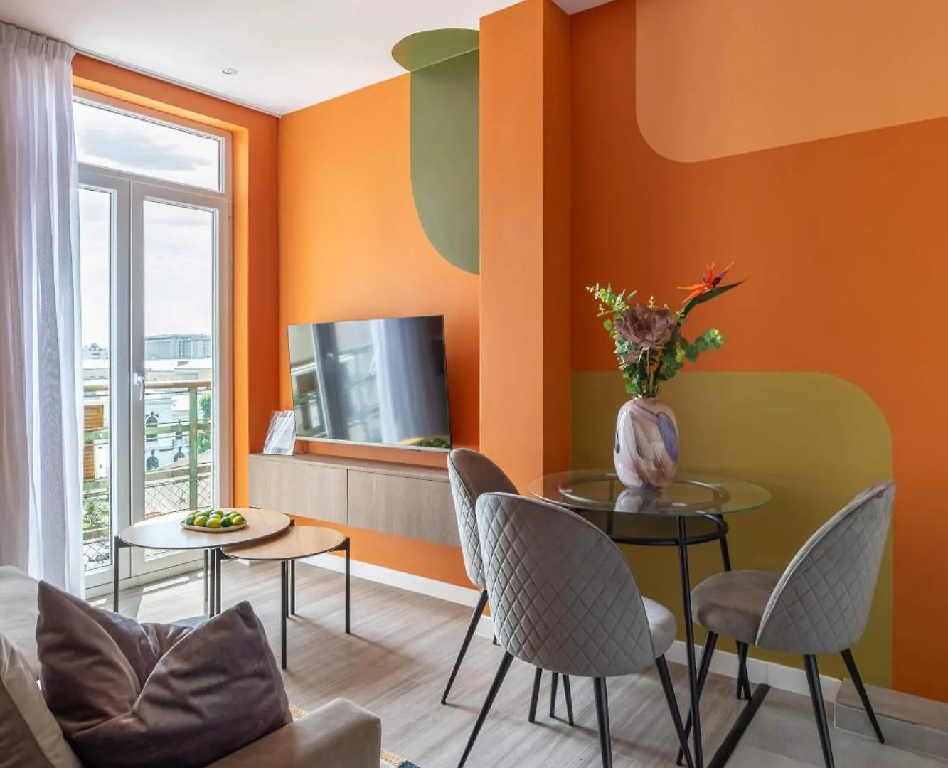 Holt - Playful & Bright 1Br Near The Faculty Of Law Apartment Bucharest