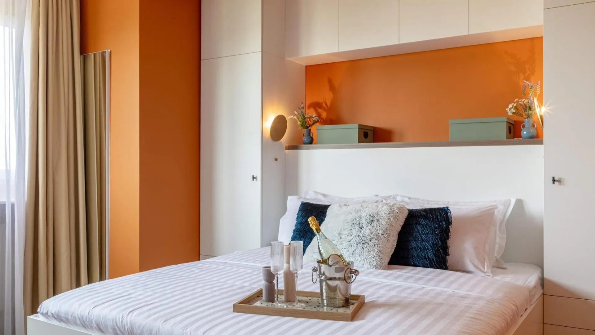 Holt - Playful & Bright 1Br Near The Faculty Of Law Apartment Bucharest Romania